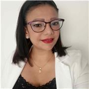 Quiero enseñar español para adultos, soy experta en servicio al cliente.